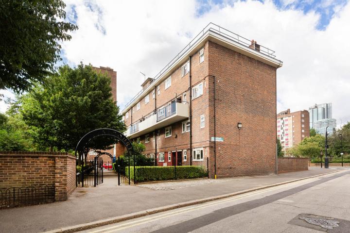 Arranged over two floors and within close proximity to Shoreditch Park Cavendish Street, Shoreditch Park